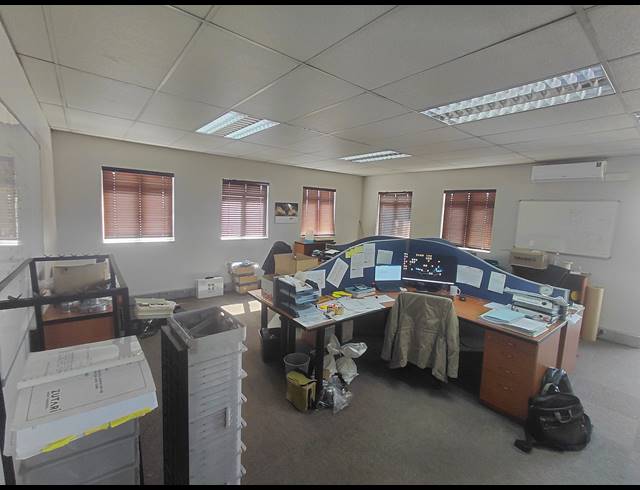 573M² OFFICE FOR SALE IN BRYANSTON